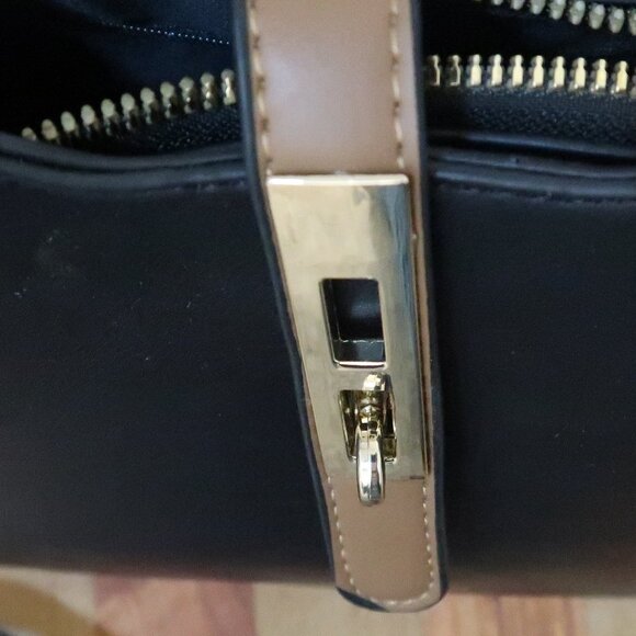 Vasasan Gaohn Black Hand Bag Purse Bag Gold Tone Hardware Zip and Buckle Closure - Picture 8 of 9